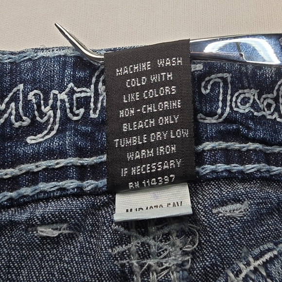Myth Of Jade Capri Mid-rise Rolled Hem Distressed Women's Jeans Size 10 - Picture 7 of 12